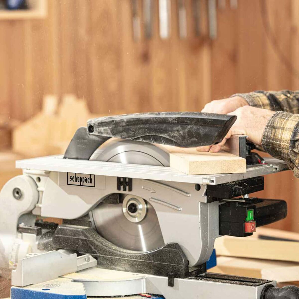 V7HDA1F86F2ACC81BBDC5B5FAD09220640BR6759815P10