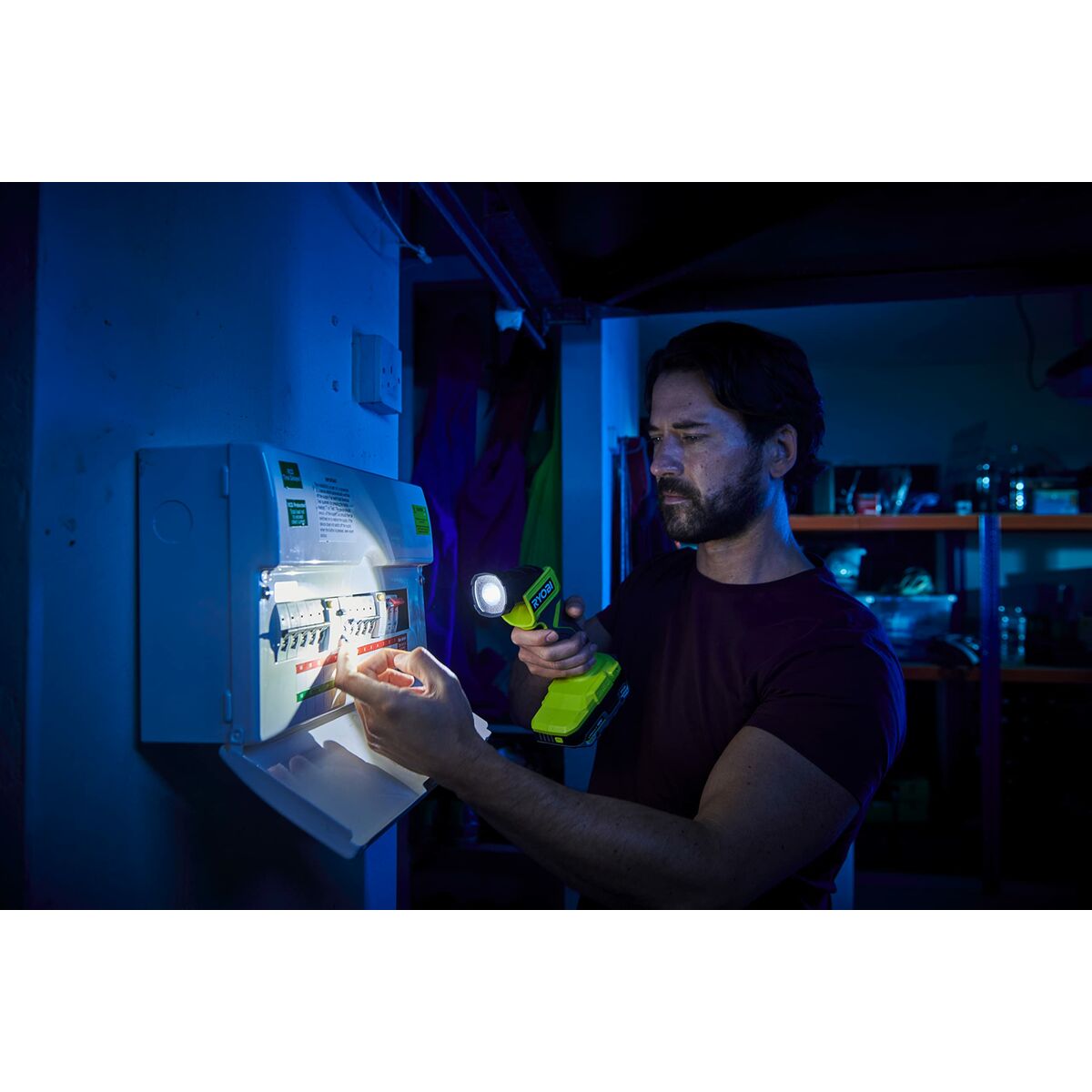 V9HC2324A7D74F743640A5521F15B1686F3R6446884P4