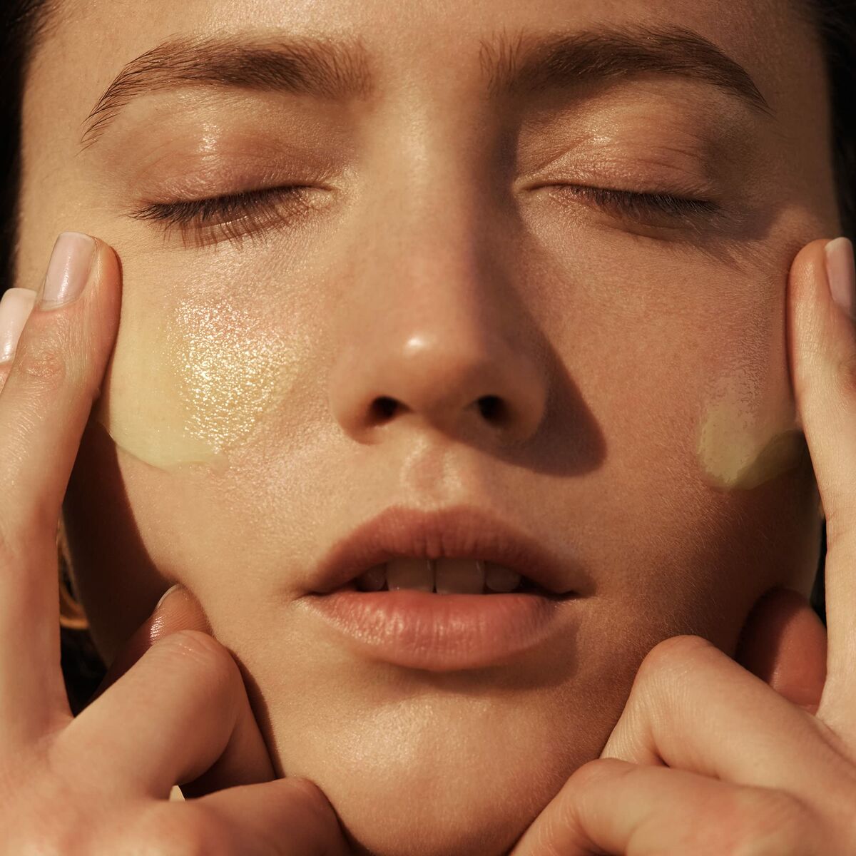 V4HF399419AD640B7B6322F7B7213ED0FC5R5760164P10