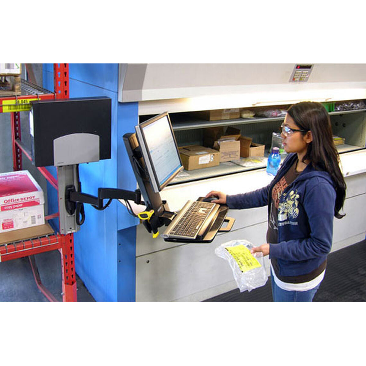 V4HBE1A99E4D59500056F4A8186F475C72CR5727177P6