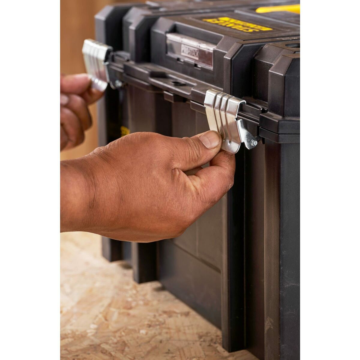 V4HDB4C3234761C96B01E9066BE0A366031R7025719P9