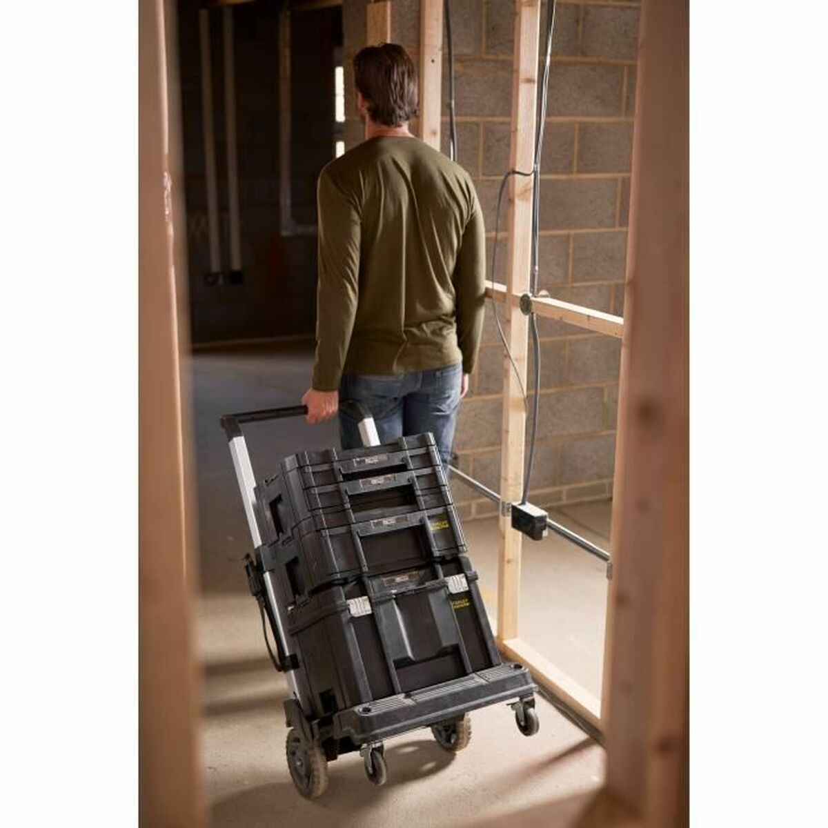 V4HECF1BDE8BE4B2130E8F8D11DEA81A33CR7214803P7