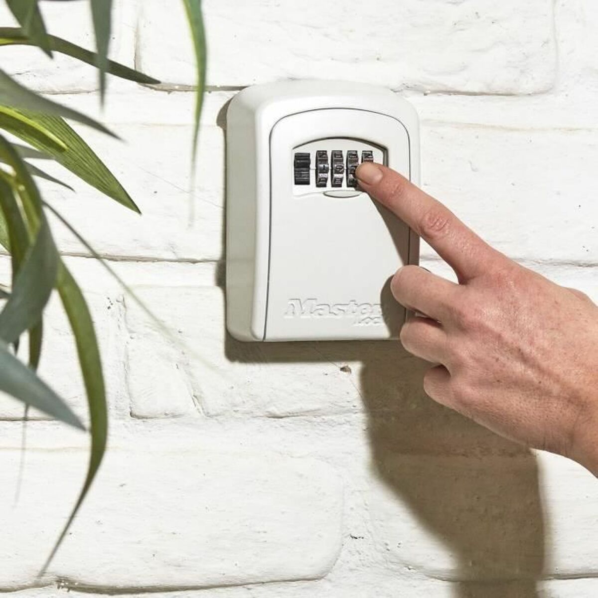 V8HB27A68537AA6144F093500F6D0CD33C4R6664618P4