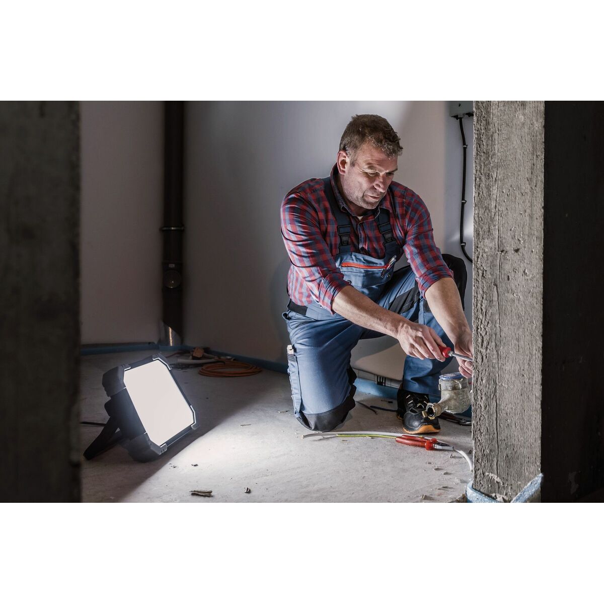 V2H407EAE336446A7EFDDA6489F61AF54BER7198607P9