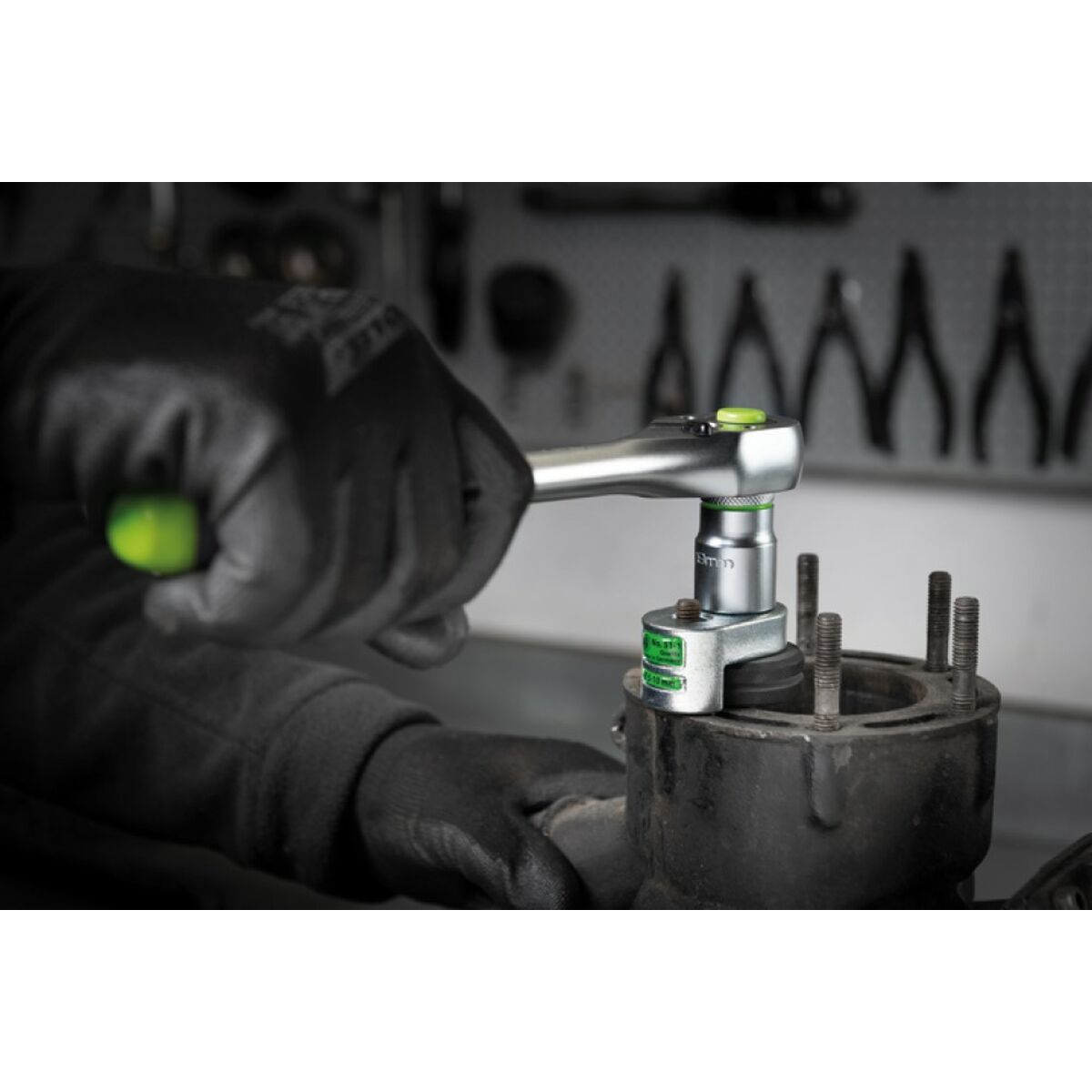 V4HBC8259BFD70CA4C4BE315E4D00E1327FR7232114P3