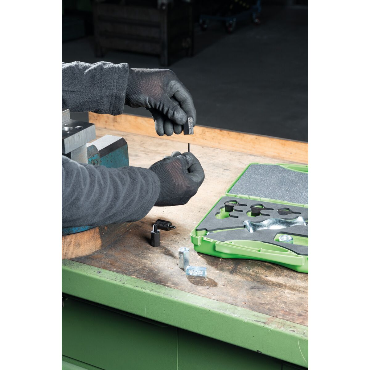 V4H47CB07FBAEE74319A58CC815E437E421R7380826P5