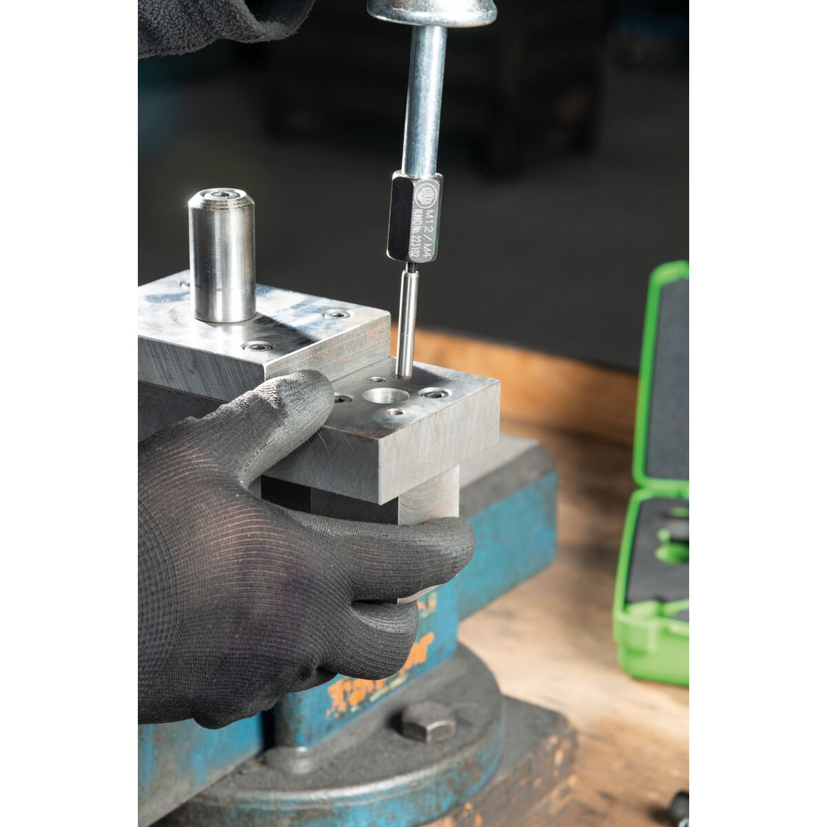 V4H16C69F171243833F03B31A583E992376R7380839P10