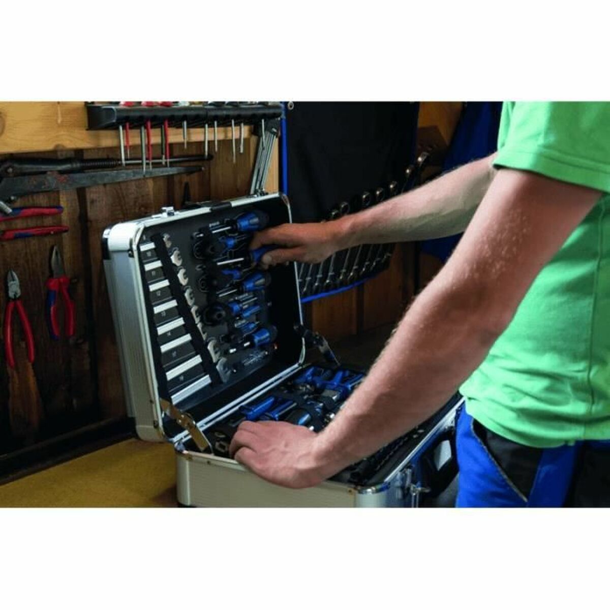 V6H9945D6EE33E6D121D7F07D6611D85B8AR4424238P5