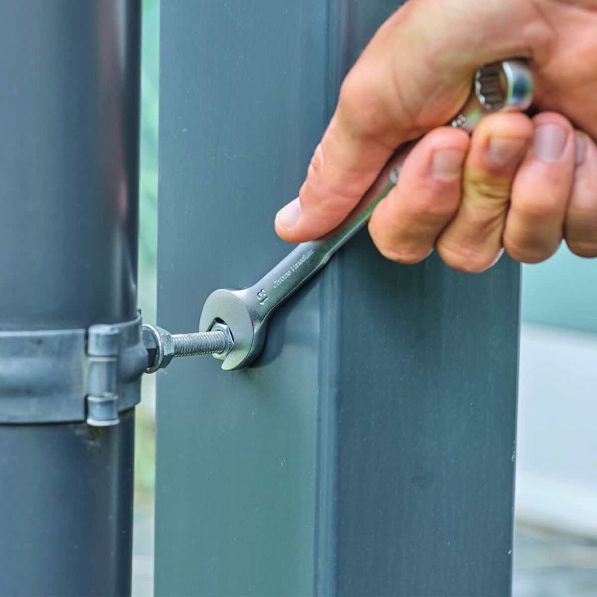 V4H9E80739D3AB8137231F69F14FEE8F1A0R5837214P9