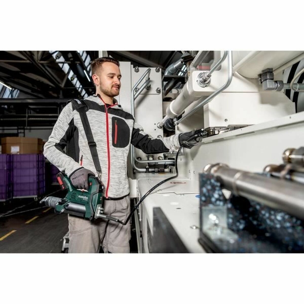 V5H85E2ED747E92AB37DF34B20350E0344DR7024194P5