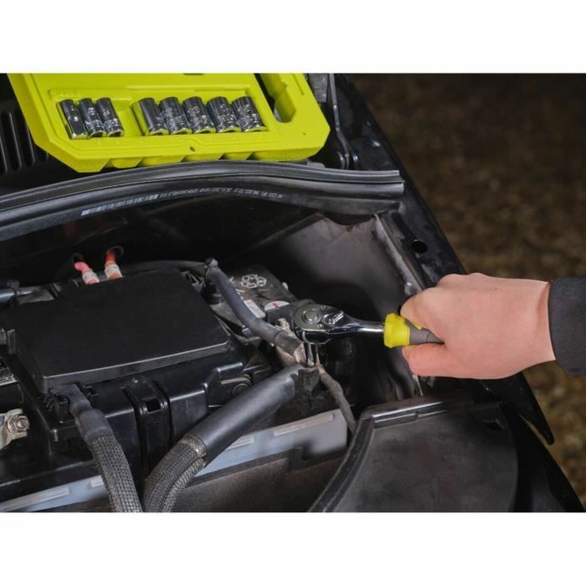 V6HEFAB6FFEF37A13EA5C7570783125809BR6447358P5