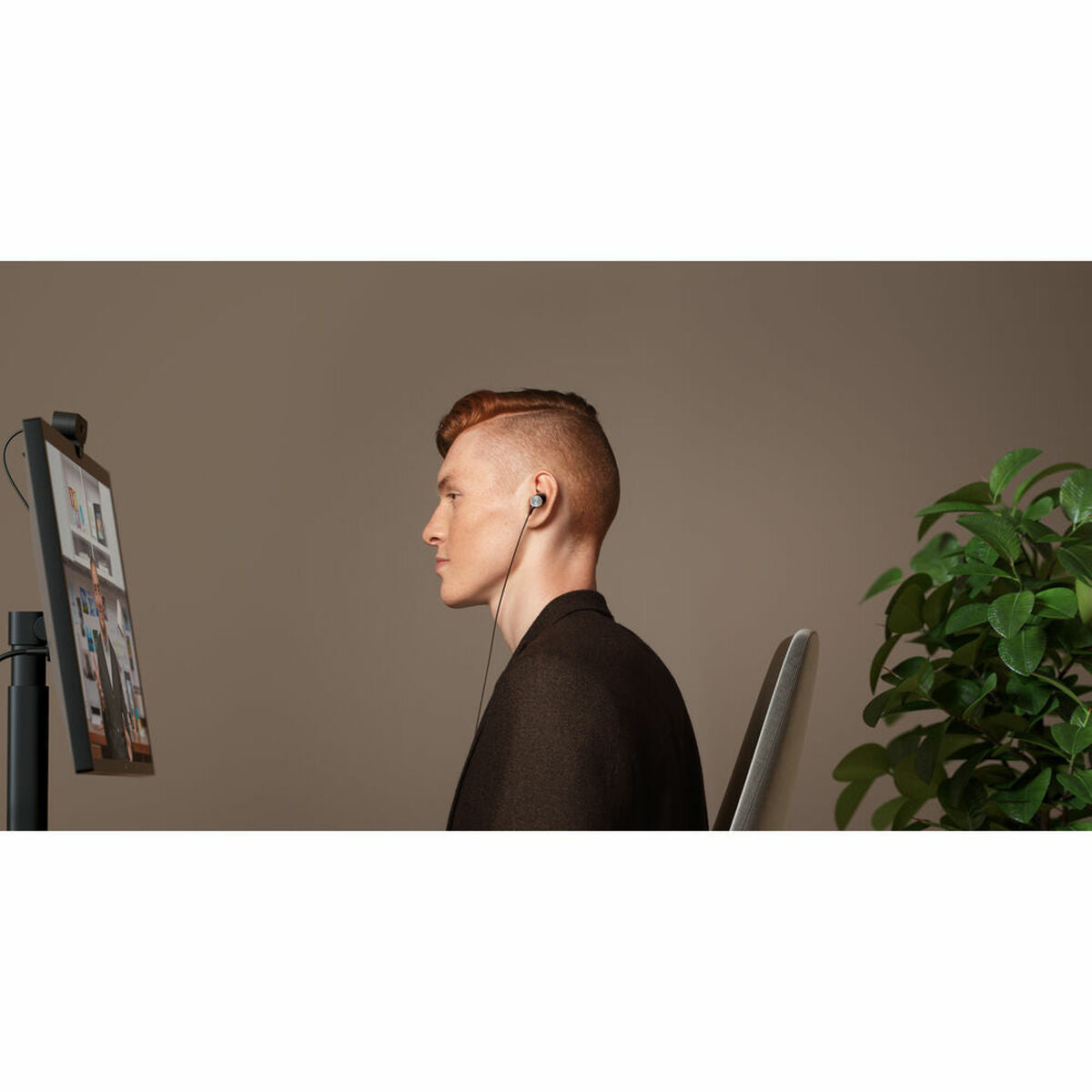 V10H973DA934815D1AF477CEE8A67ADA07FAR3868527P2