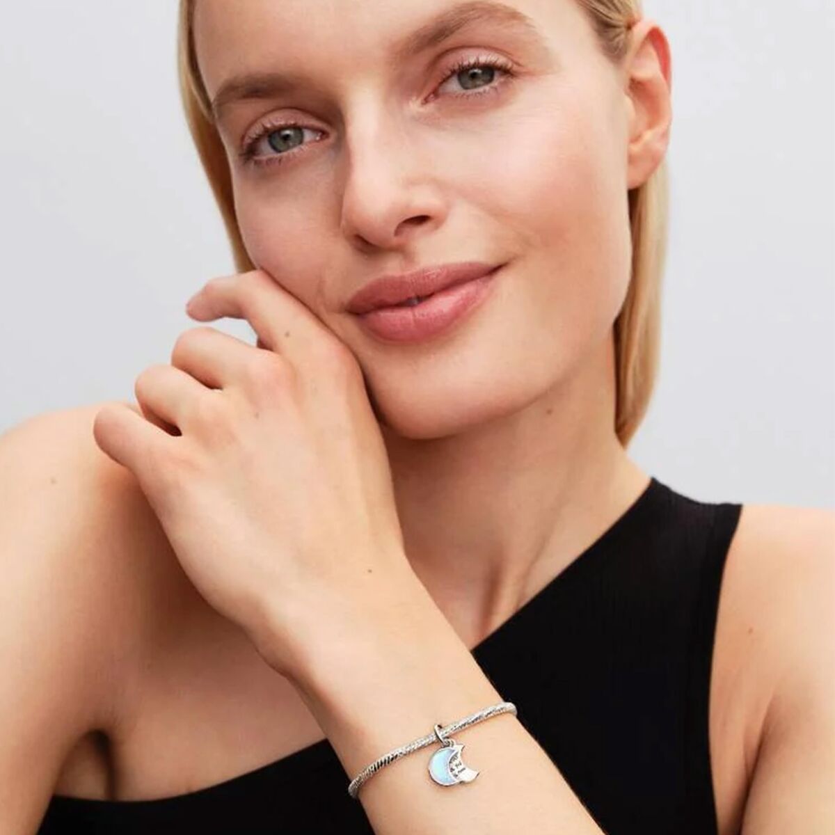 V2H94070B0B2A34719FD3076225FCFB656CR7515127P5