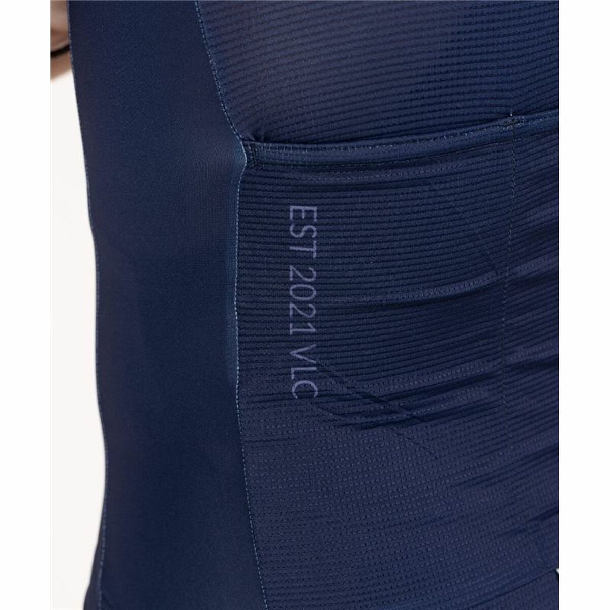 V6H23A88AD1BA76FCB5BD4084E3982A4A90R5494748P4