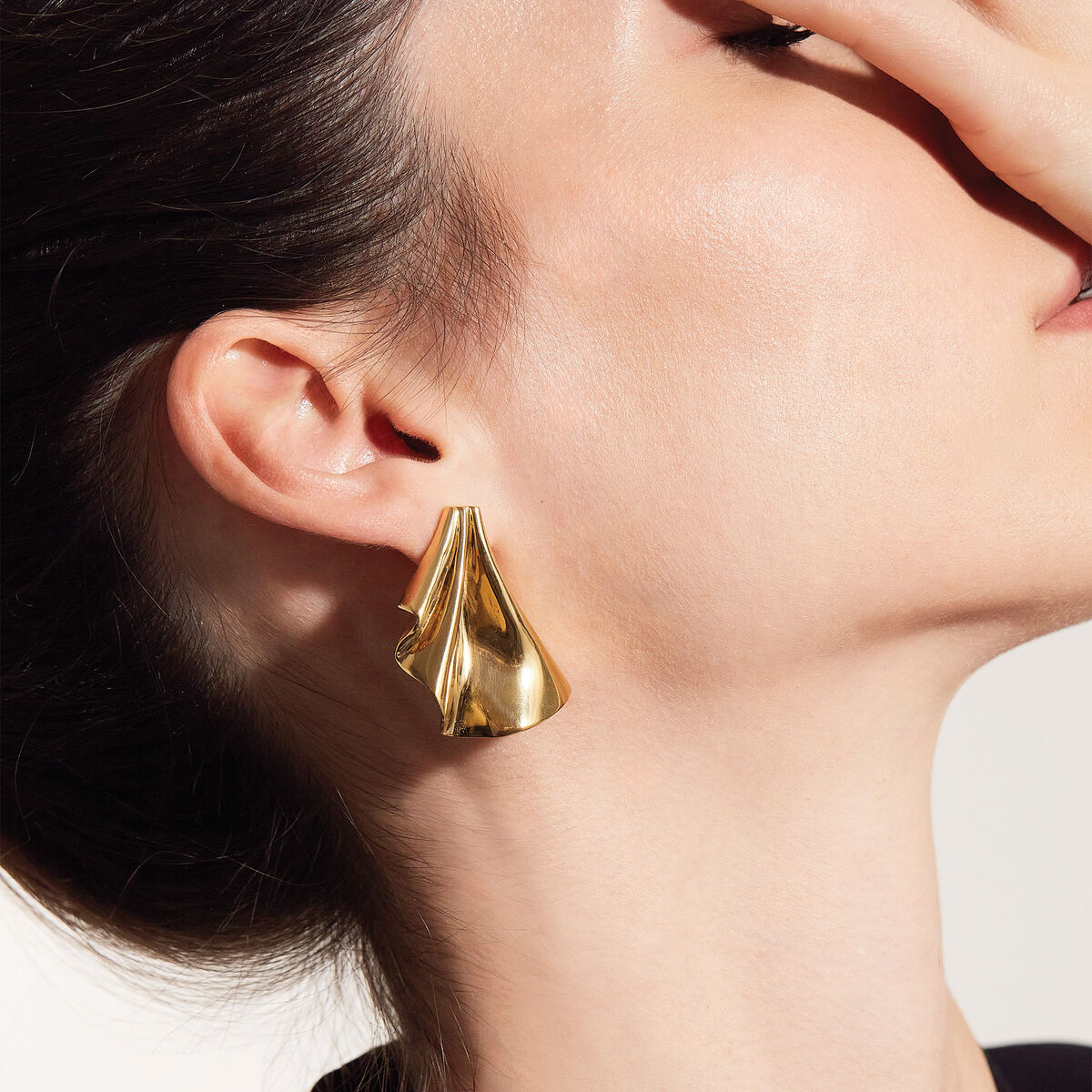 V6H308ED18B27CB749CF5C22CD5109FB433R5052640P2