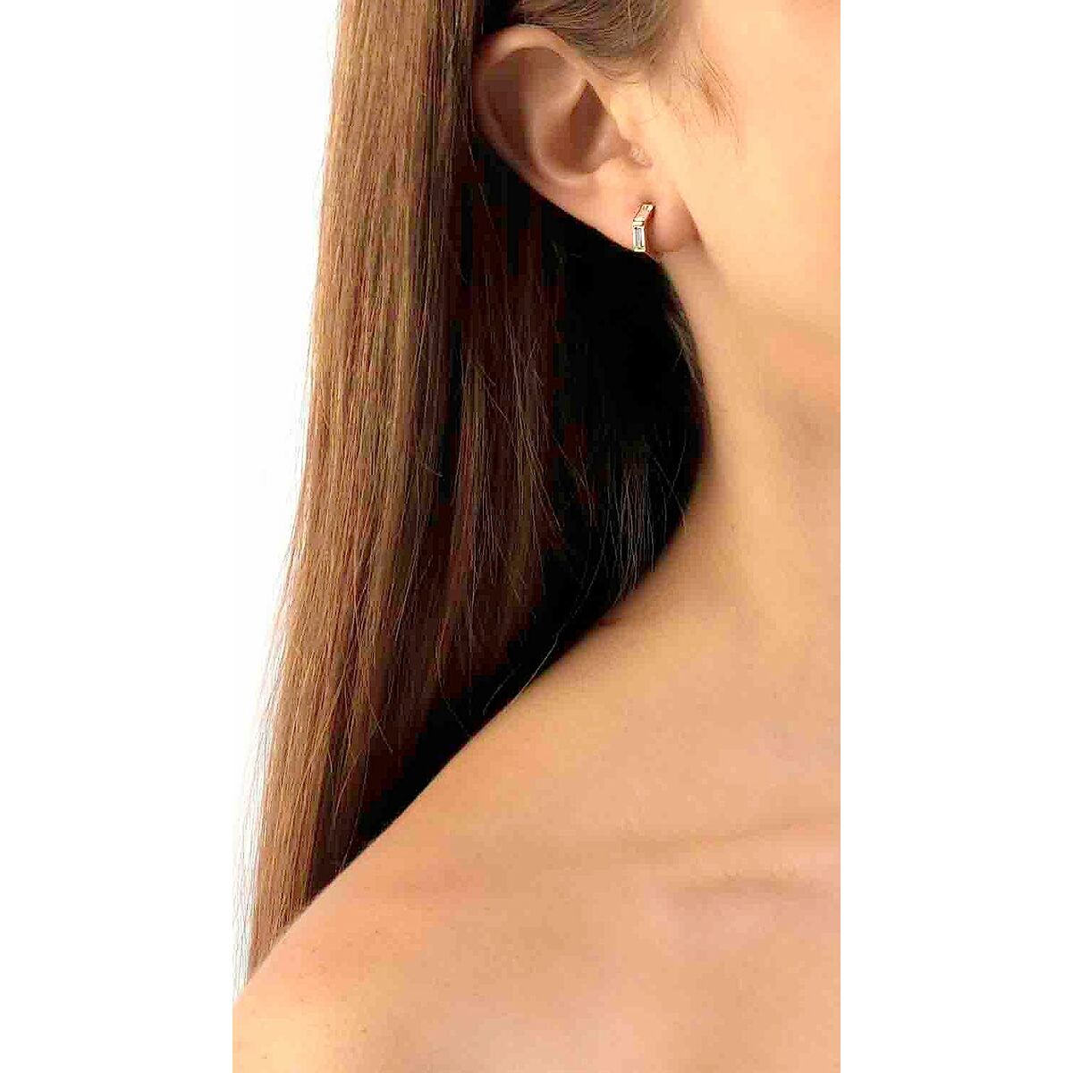 V9HE4F2F5857AEF341DDC2731B14708D35FR6248905P2