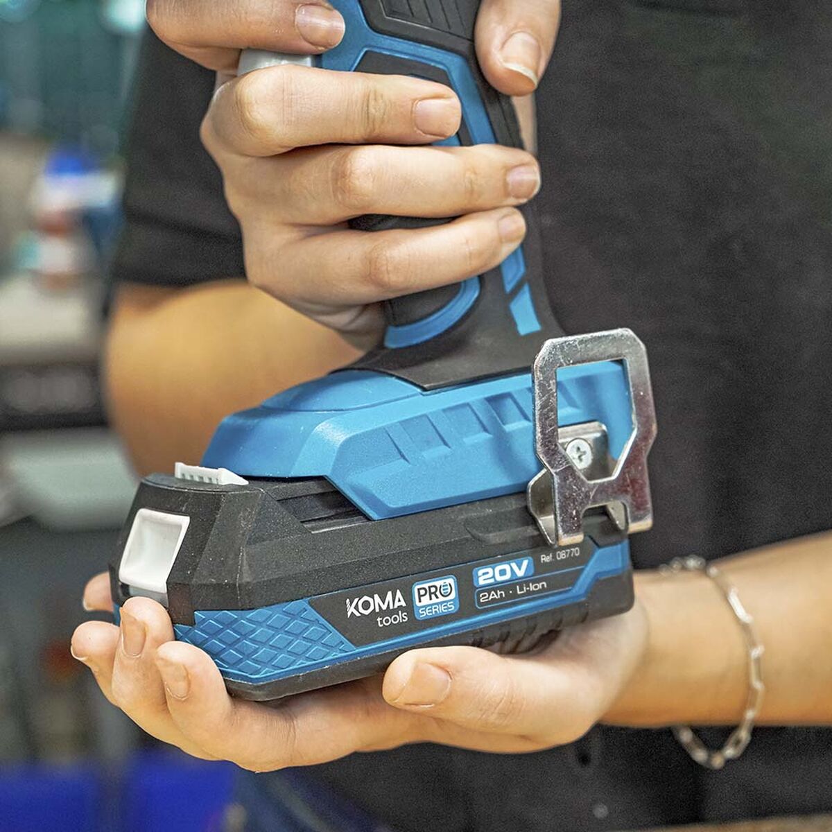 V9H49C44E3775690AA5F7E54A70B2CE9CDDR4280300P9