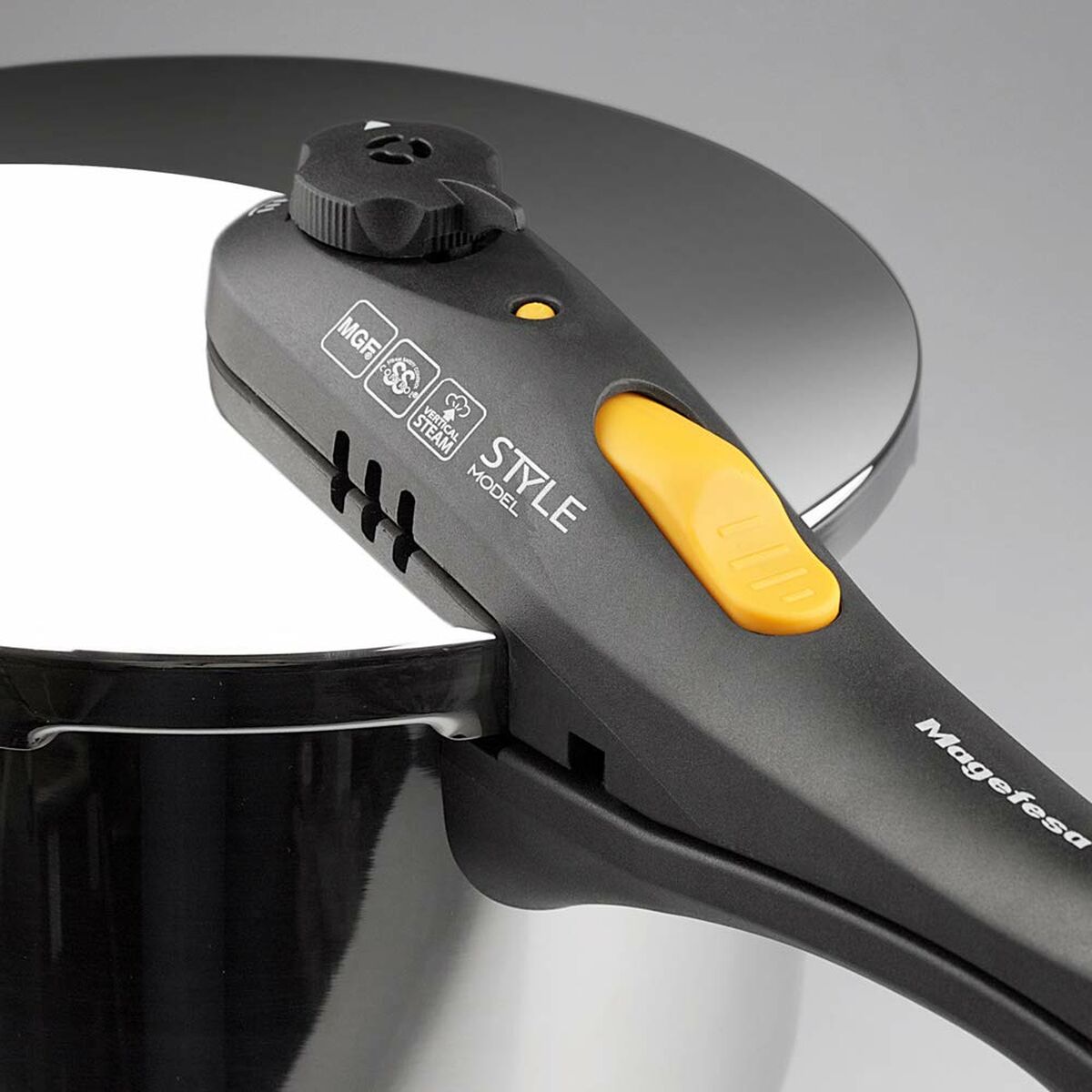 V4H920E939390A0AA3D8118B0BE367595EDR7489445P5