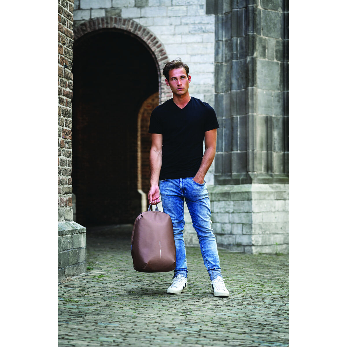 V8H7690760C3EAC2FABE95DE3586DF0E90FR6407123P7