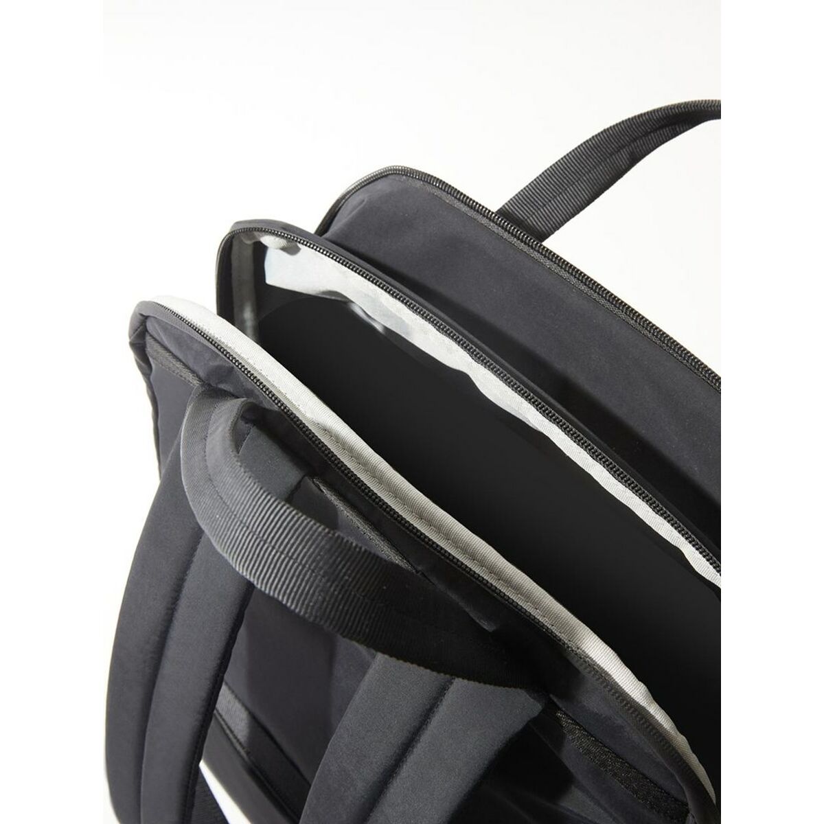 V4H44C2C6B3FE47914BCD86B66C9F8DC29BR5851300P9