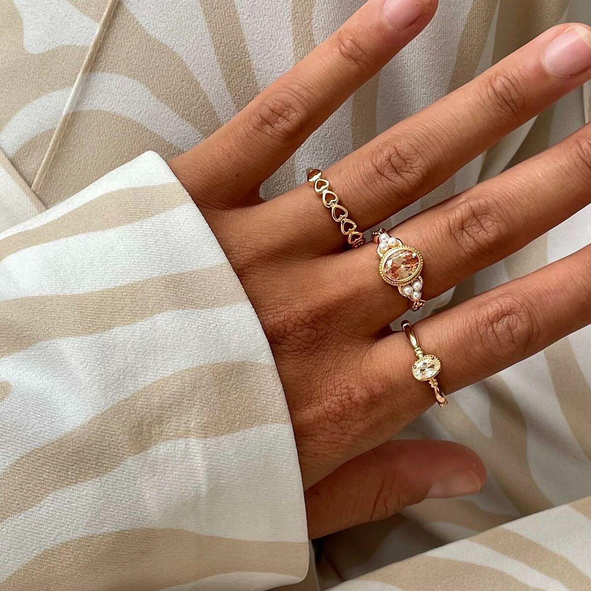 V5HF9686DBC0F894839D834A0ED0459948BR6438775P5